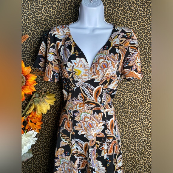 🦋B2G1🦋UNIQUE VINTAGE Black & Floral Flutter Sleeve Pin-Up Midi Dress NWOT - Picture 4 of 12